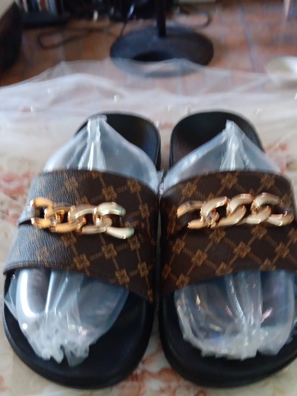 Womens Or Men Brown Patterned Slide Sandals with Gold Chain Accent
